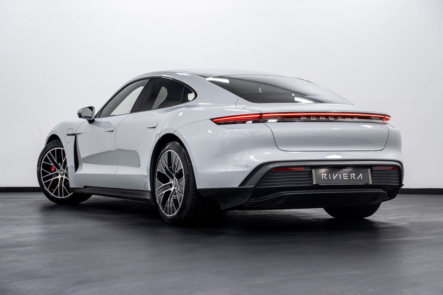 Used Porsche Taycan 2023 for sale - 77406698: Photo 5