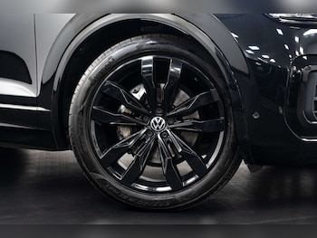 Used Volkswagen Touareg 2023 for sale - 77547683: Photo