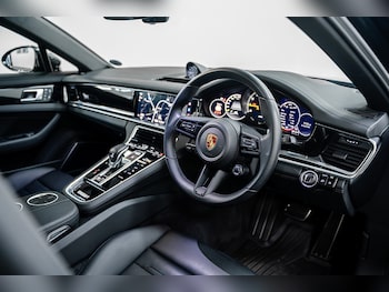 Used Porsche Panamera 2023 for sale - 75690326: Photo