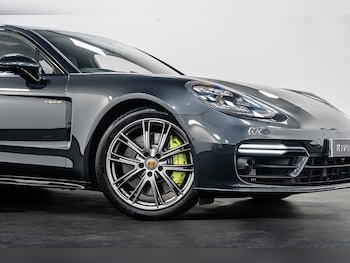 Used Porsche Panamera 2023 for sale - 75690326: Photo