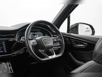 Used Audi Q7 2023 for sale - 78488283: Photo