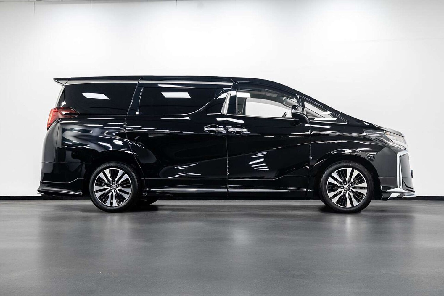 Used Toyota Alphard 2025 for sale - 77406634: Photo 15