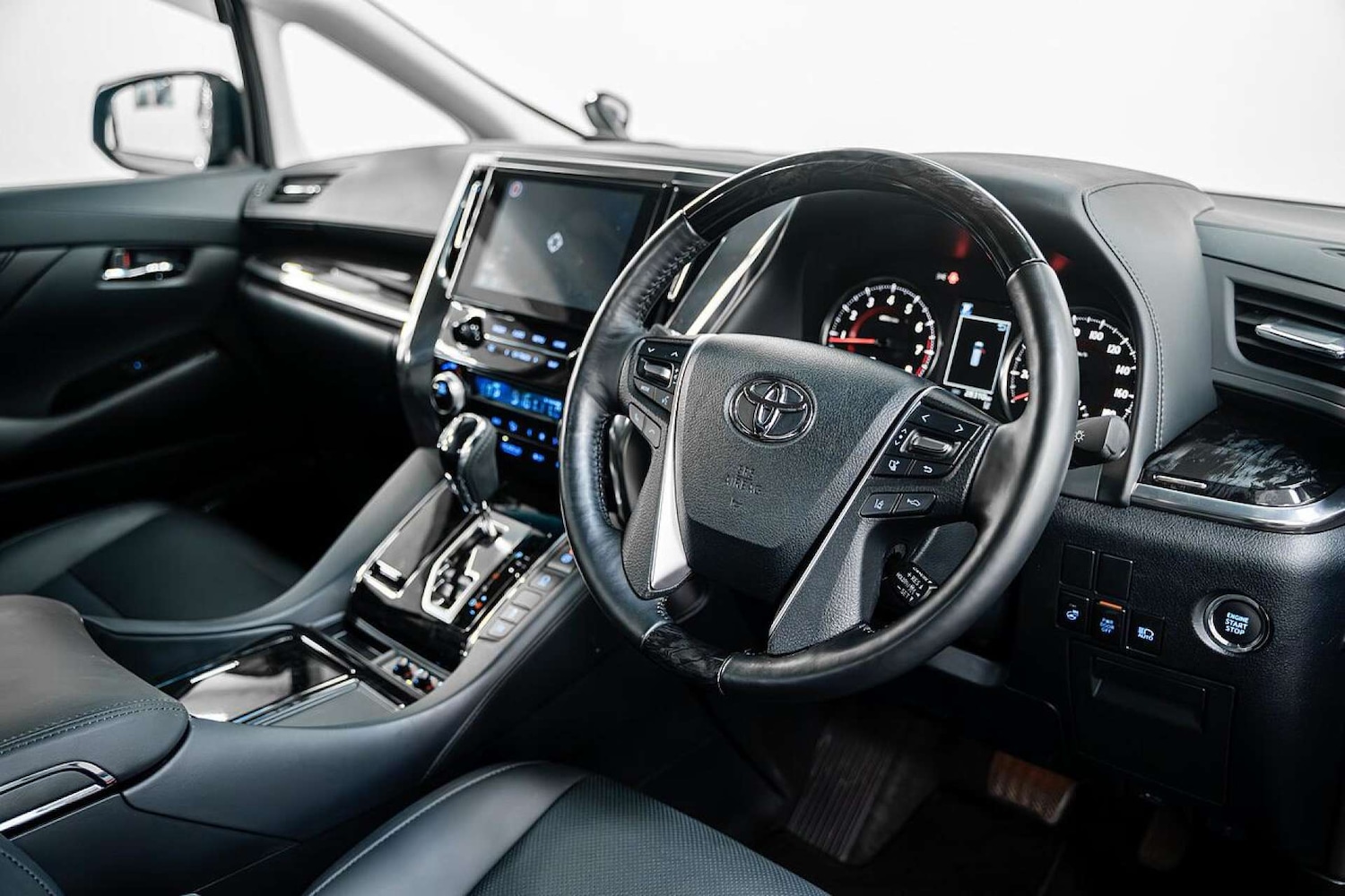 Used Toyota Alphard 2025 for sale - 77406634: Photo 2