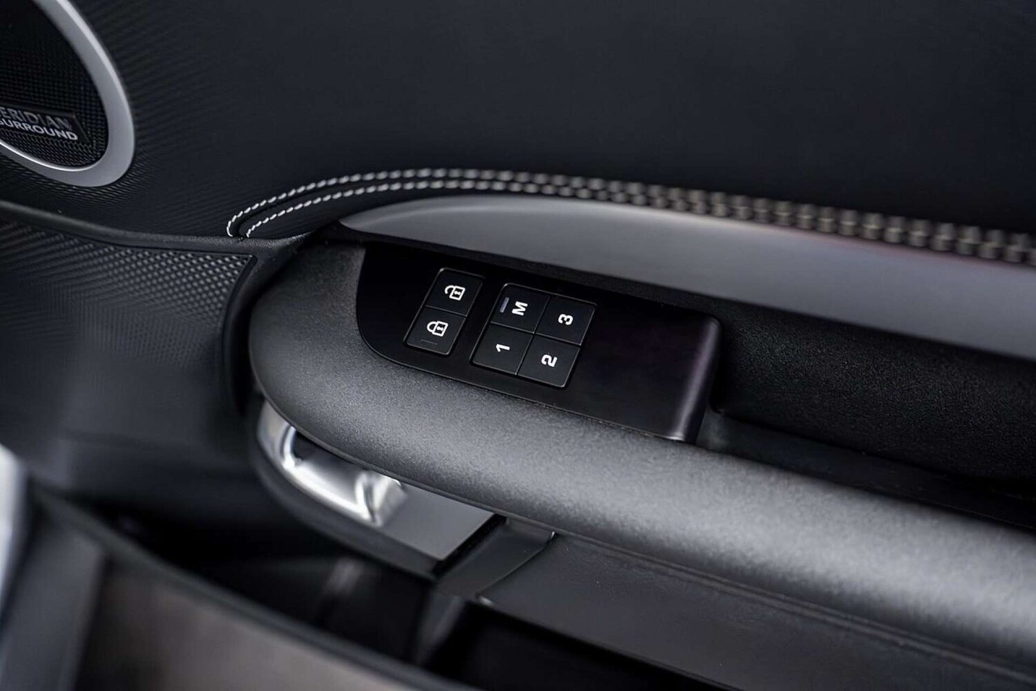 Used Land Rover Discovery 2022 for sale - 77833231: Photo 25