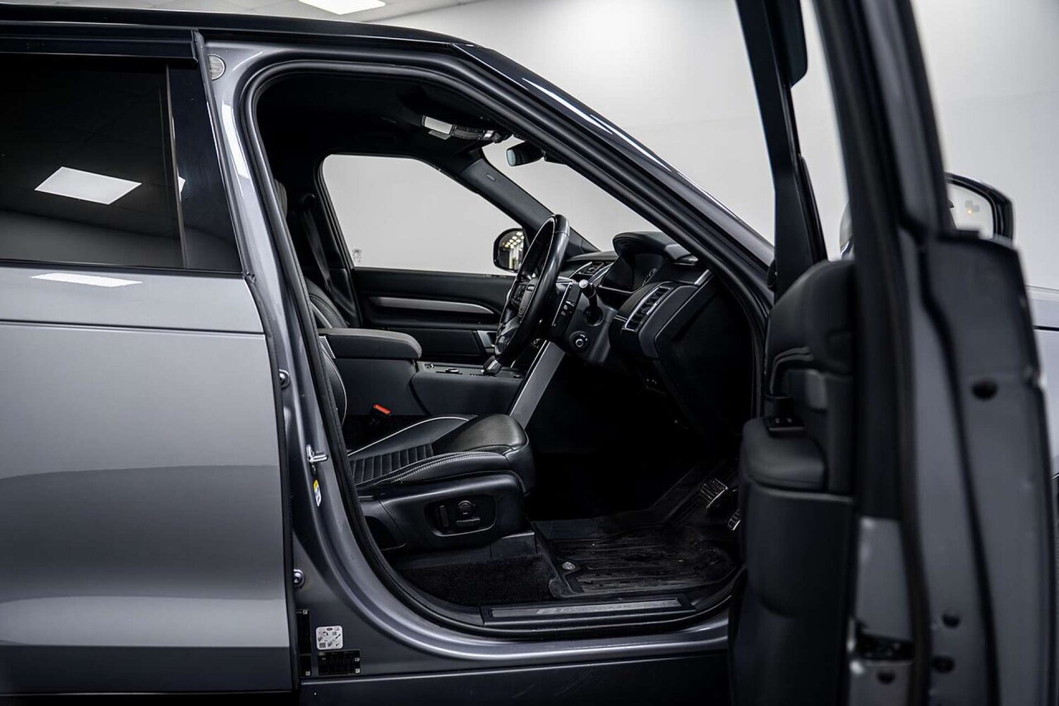 Used Land Rover Discovery 2022 for sale - 77833231: Photo 26