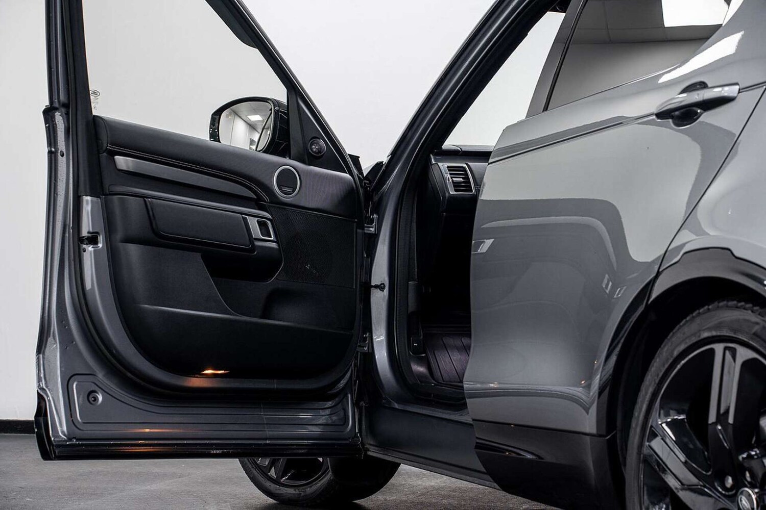 Used Land Rover Discovery 2022 for sale - 77833231: Photo 6