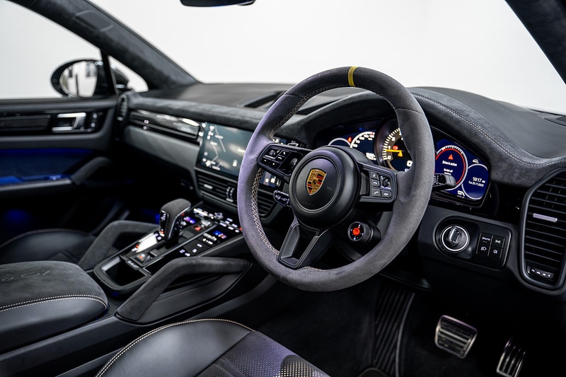 Used Porsche Cayenne 2022 for sale - 76655532: Photo 2