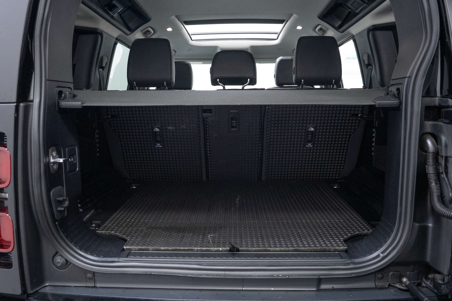 Used Land Rover Defender 2024 for sale - 77617135: Photo 10