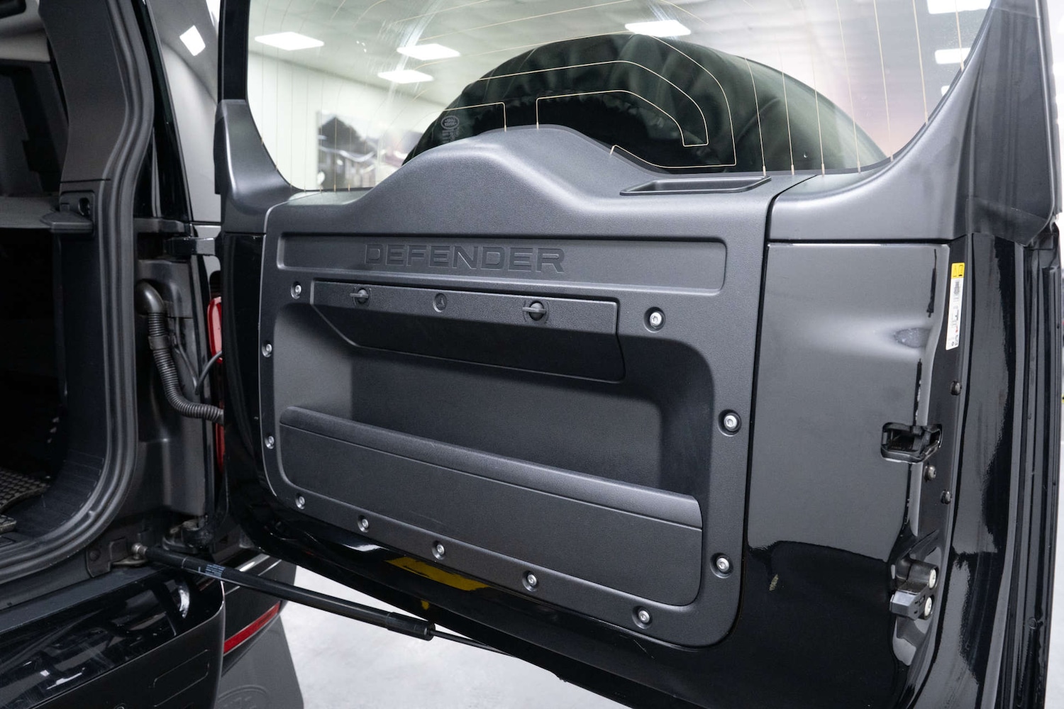 Used Land Rover Defender 2024 for sale - 77617135: Photo 12