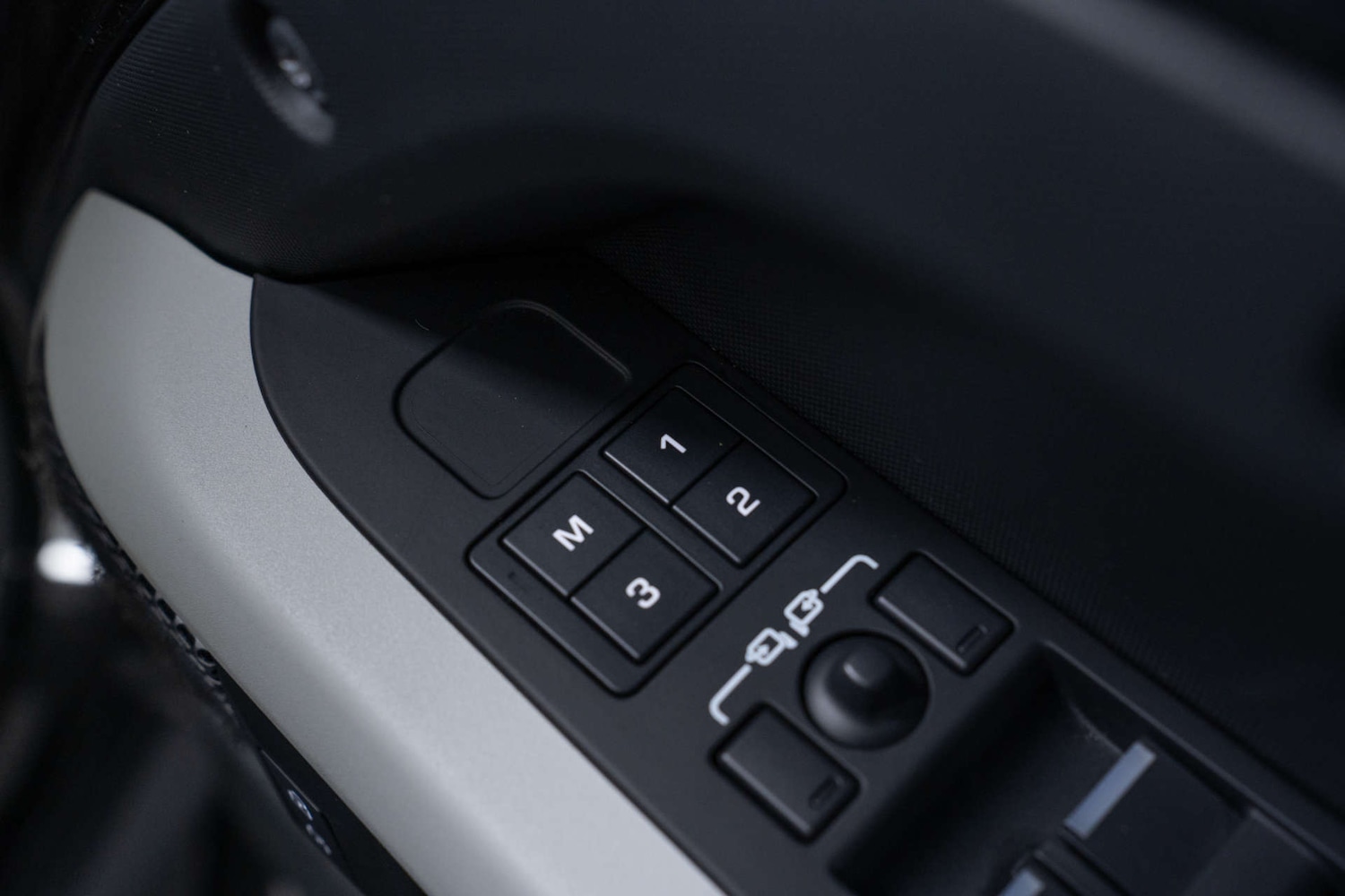 Used Land Rover Defender 2024 for sale - 77617135: Photo 16