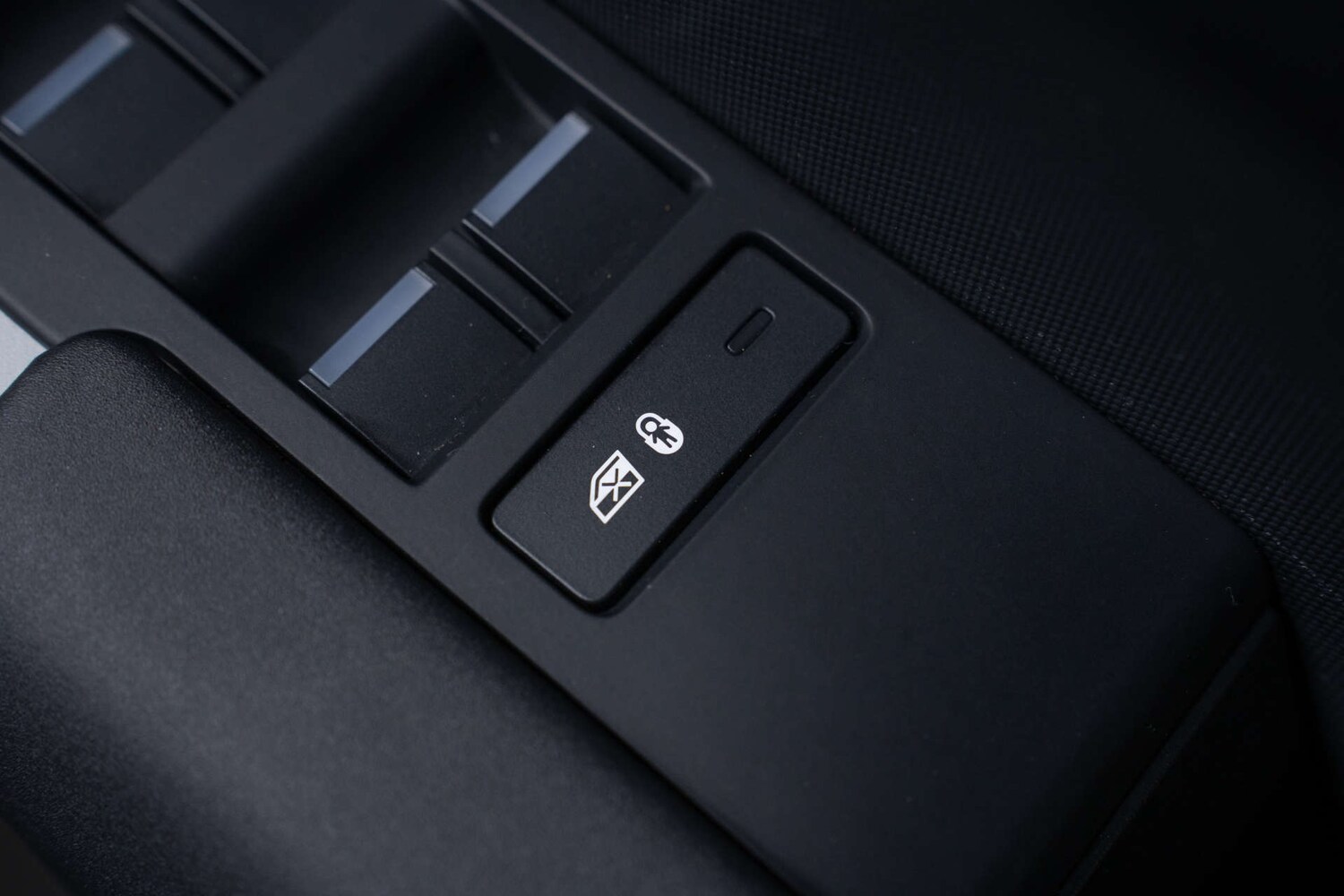 Used Land Rover Defender 2024 for sale - 77617135: Photo 19