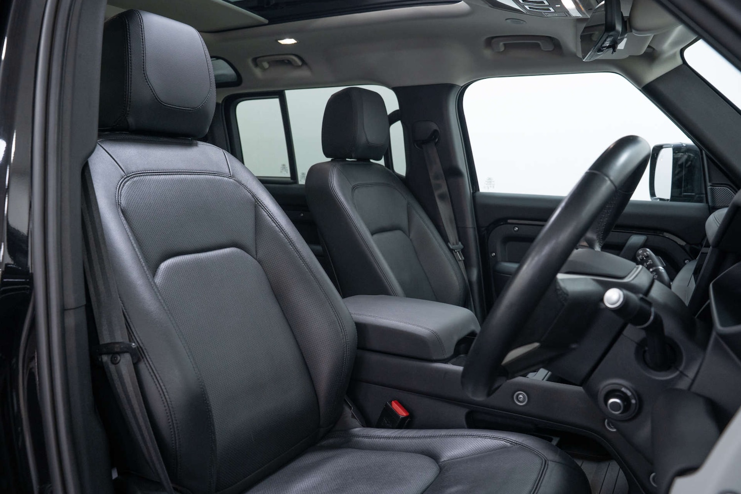 Used Land Rover Defender 2024 for sale - 77617135: Photo 21