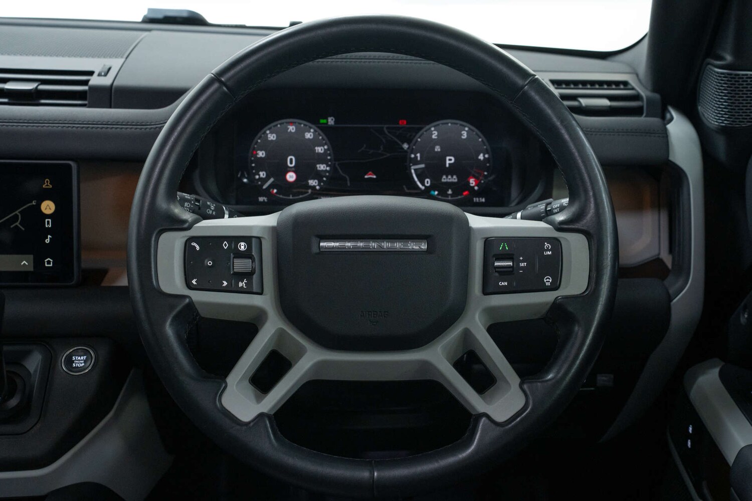 Used Land Rover Defender 2024 for sale - 77617135: Photo 24