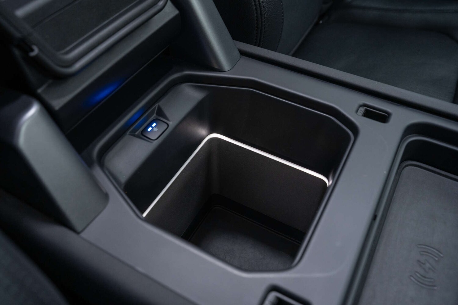 Used Land Rover Defender 2024 for sale - 77617135: Photo 38