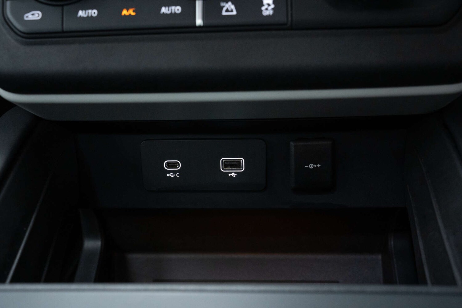 Used Land Rover Defender 2024 for sale - 77617135: Photo 39