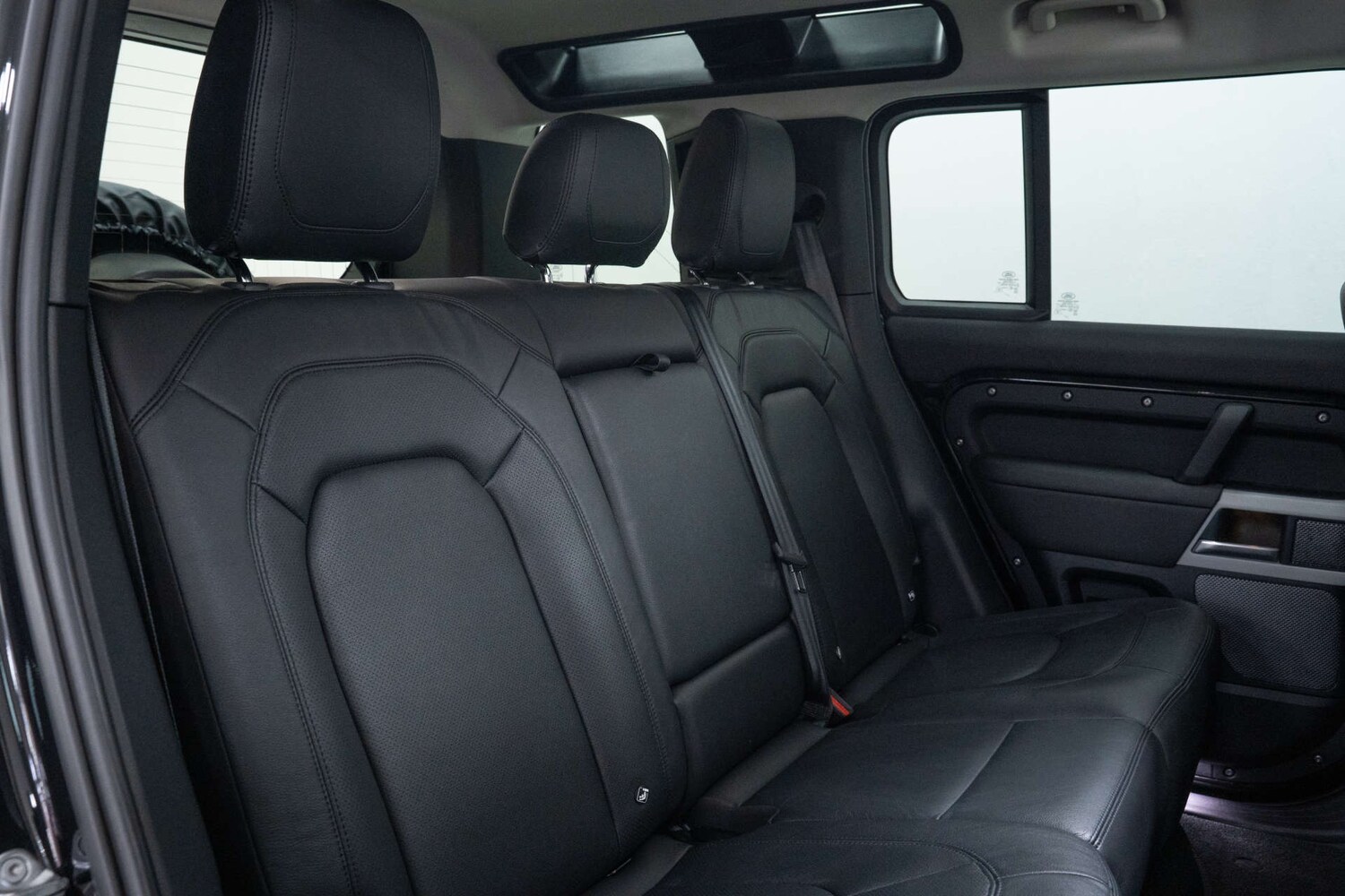 Used Land Rover Defender 2024 for sale - 77617135: Photo 40