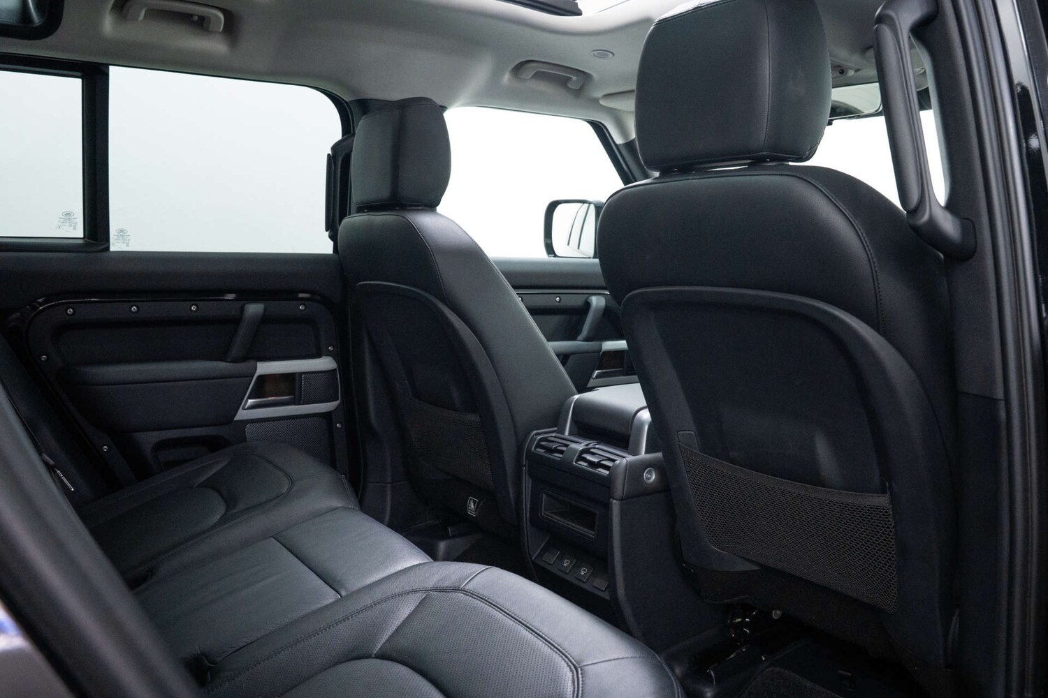 Used Land Rover Defender 2024 for sale - 77617135: Photo 41