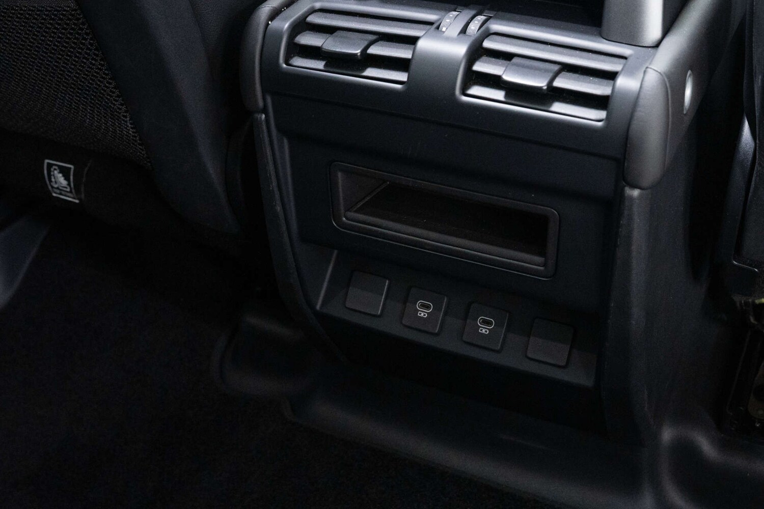 Used Land Rover Defender 2024 for sale - 77617135: Photo 43