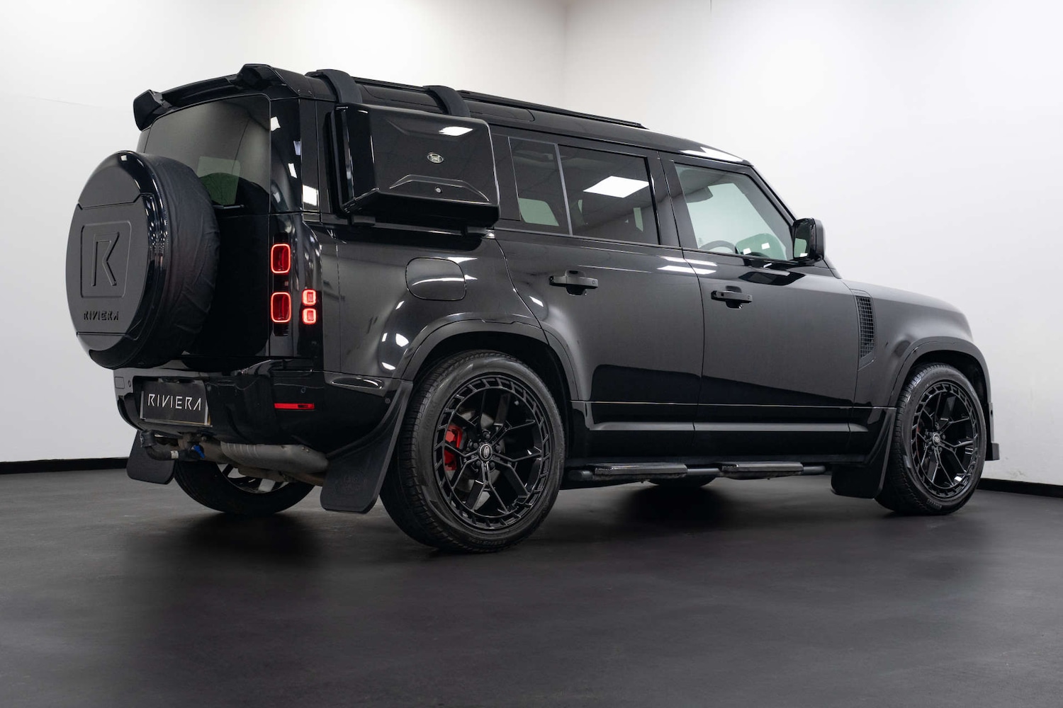 Used Land Rover Defender 2024 for sale - 77617135: Photo 8