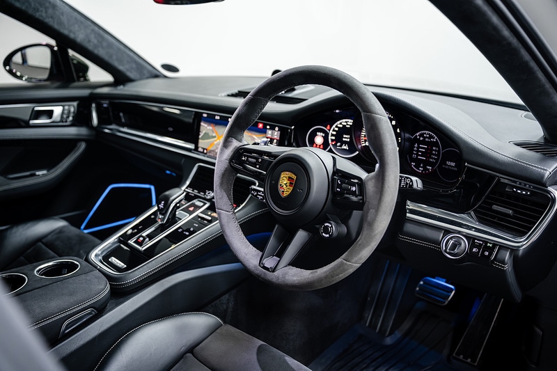 Used Porsche Panamera 2021 for sale - 76106311: Photo 2