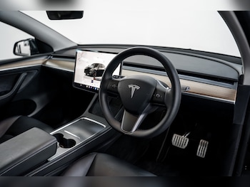 Used Tesla Model Y 2024 for sale - 76482570: Photo