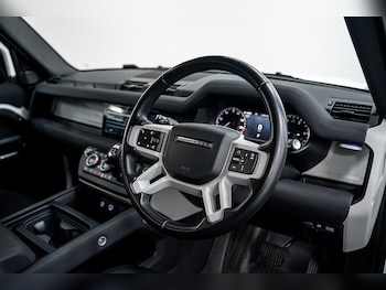 Used Land Rover Defender 110 2022 for sale - 77188877: Photo