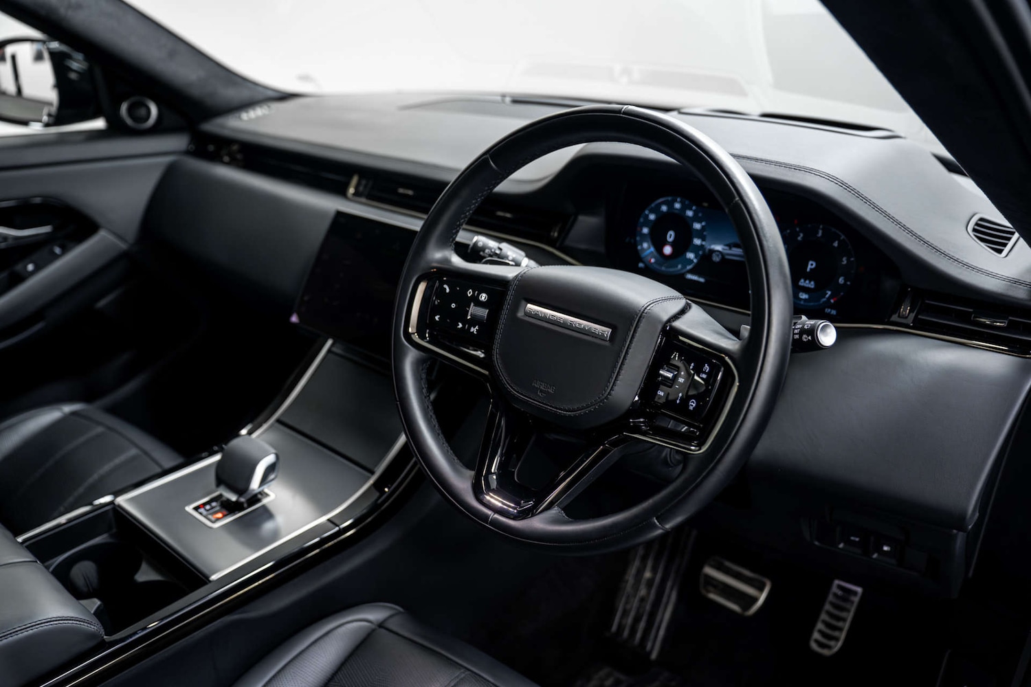 Used Land Rover Range Rover Evoque 2024 for sale - 77406668: Photo 2