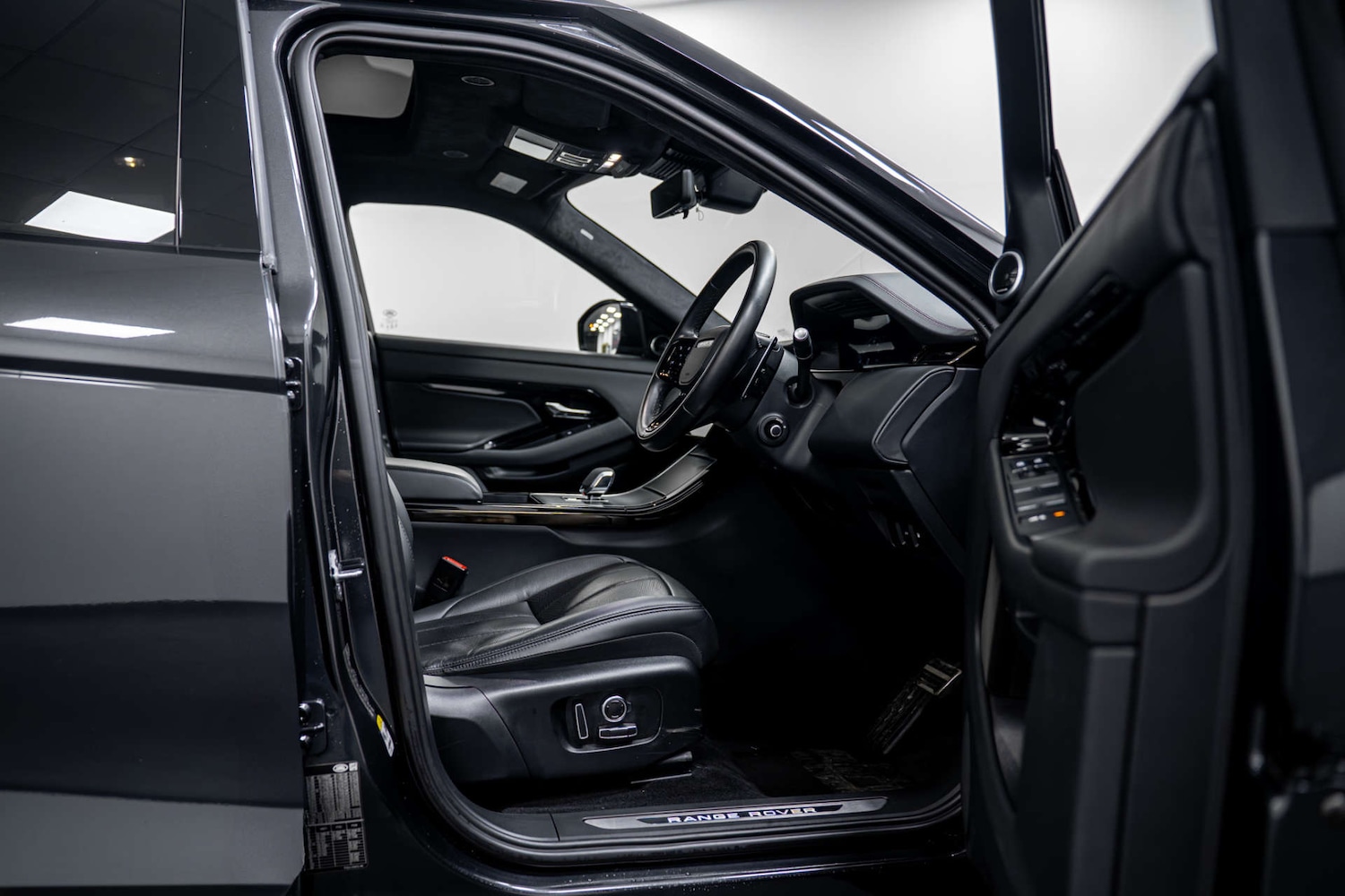 Used Land Rover Range Rover Evoque 2024 for sale - 77406668: Photo 28