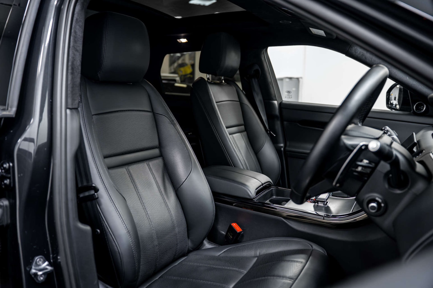 Used Land Rover Range Rover Evoque 2024 for sale - 77406668: Photo 3