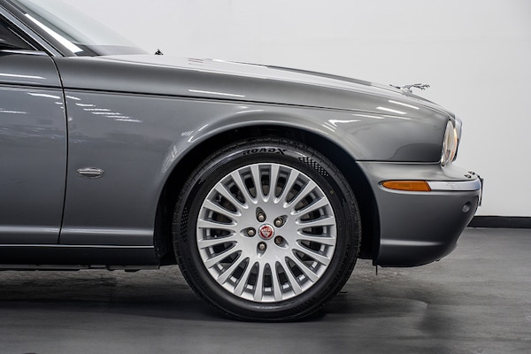 Used Jaguar XJ 2006 for sale - 76236284: Photo 15