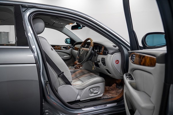 Used Jaguar XJ 2006 for sale - 76236284: Photo 28