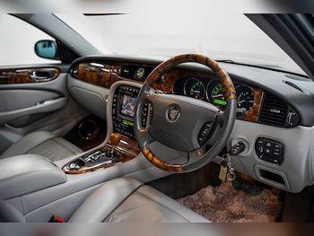 Used Jaguar XJ 2006 for sale - 76236284: Photo 2