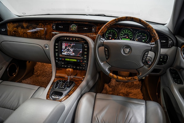 Used Jaguar XJ 2006 for sale - 76236284: Photo 31