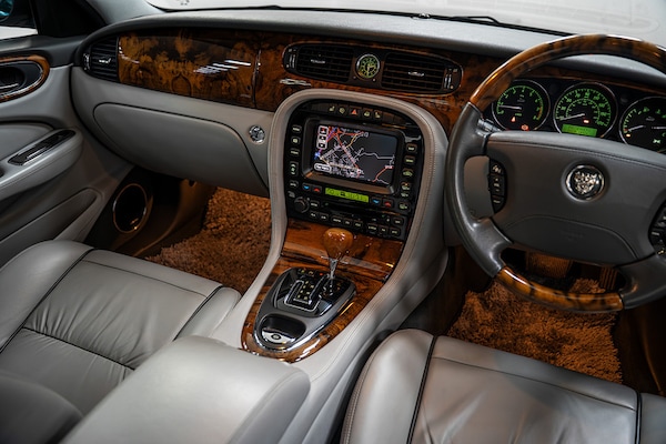 Used Jaguar XJ 2006 for sale - 76236284: Photo 35