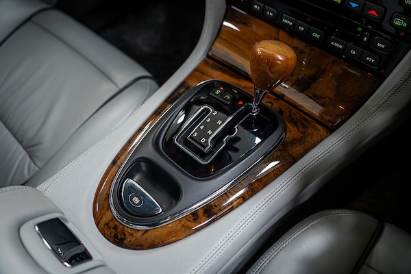 Used Jaguar XJ 2006 for sale - 76236284: Photo 37