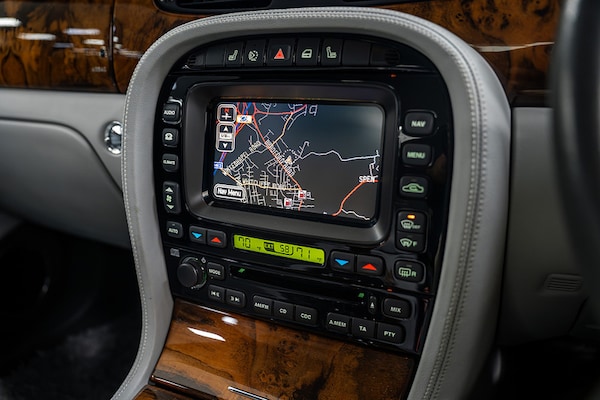 Used Jaguar XJ 2006 for sale - 76236284: Photo 39