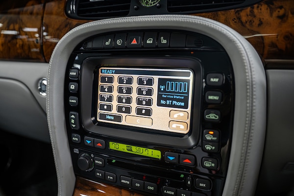 Used Jaguar XJ 2006 for sale - 76236284: Photo 40