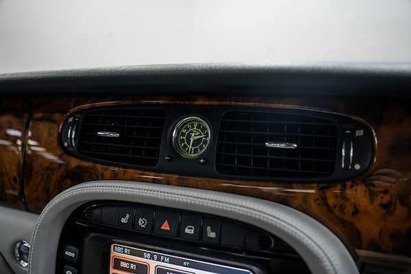 Used Jaguar XJ 2006 for sale - 76236284: Photo 41