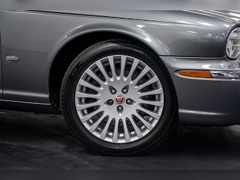 Used Jaguar XJ 2006 for sale - 76236284: Photo 4