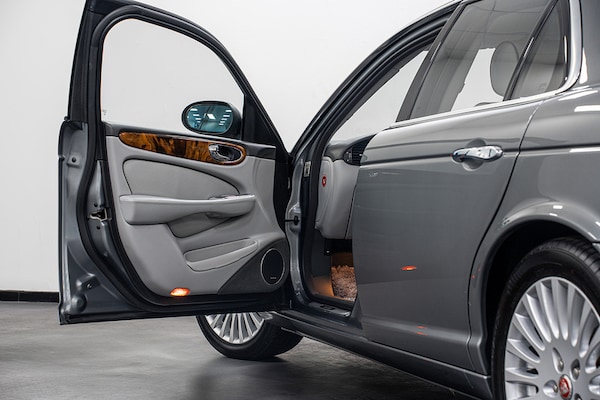 Used Jaguar XJ 2006 for sale - 76236284: Photo 6
