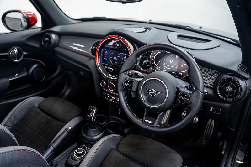 Used MINI Convertible 2023 for sale - 76320231: Photo 2