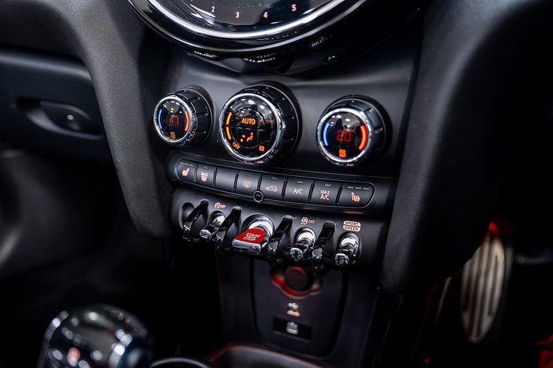 Used MINI Convertible 2023 for sale - 76320231: Photo 32