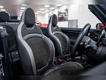 Used MINI Convertible 2023 for sale - 76320231: Photo
