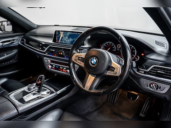 Used BMW 7 Series 2018 for sale - 76407104: Photo