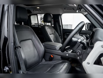 Used Land Rover Defender 110 2023 for sale - 77406617: Photo