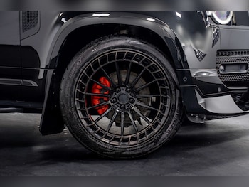 Used Land Rover Defender 110 2023 for sale - 77406617: Photo