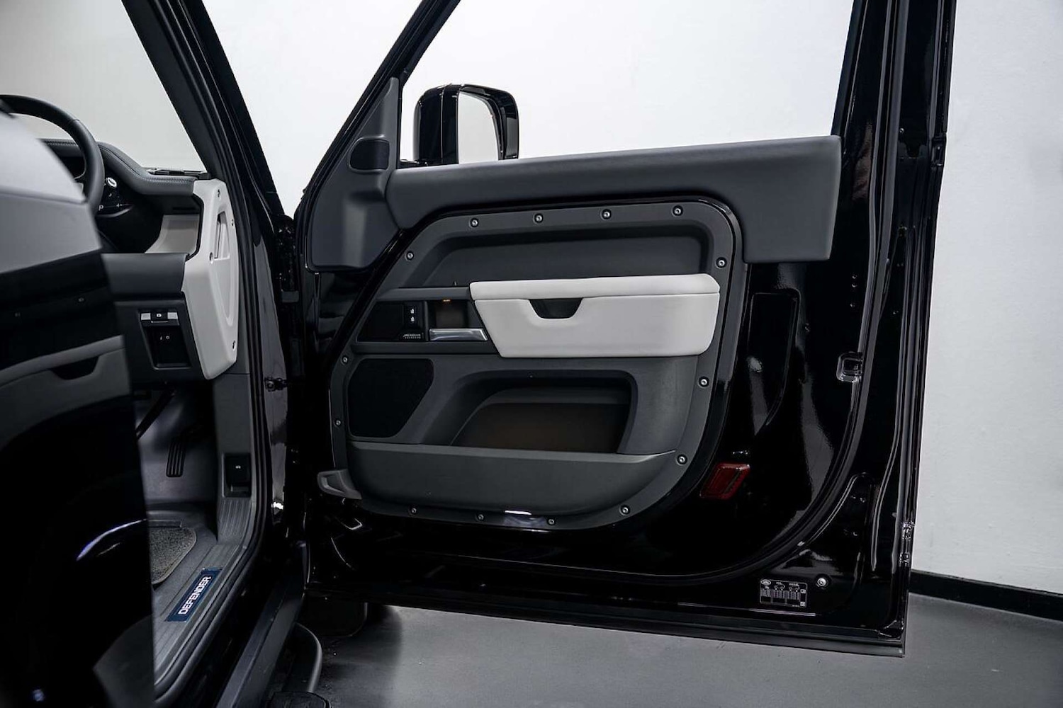 Used Land Rover Defender 2025 for sale - 77406624: Photo 21