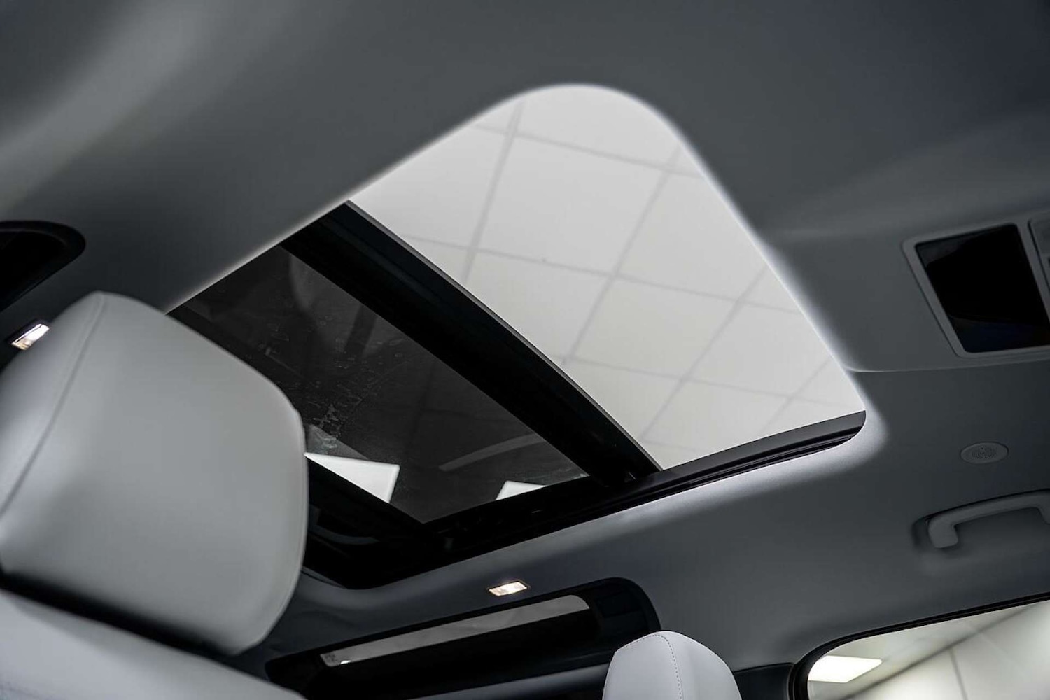 Used Land Rover Defender 2025 for sale - 77406624: Photo 38