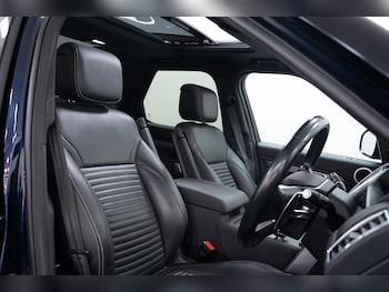 Used Land Rover Discovery 2023 for sale - 78952021: Photo