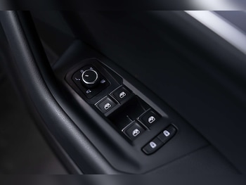 Used Volkswagen Touareg 2023 for sale - 78000721: Photo